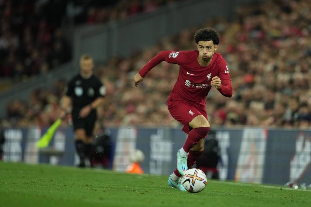 瓜迪奥拉曼城引维尔茨加盟，力图后防补强扭转战局